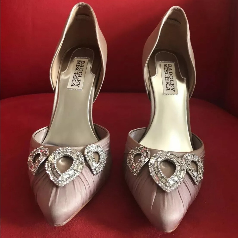 BADGLEY MISCHKA EMBELLISHED SATIN PUMPS SIZE 6.5M